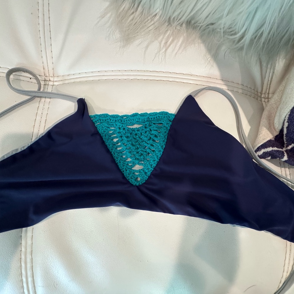 Reversible bathing suit top - Picture 3 of 3